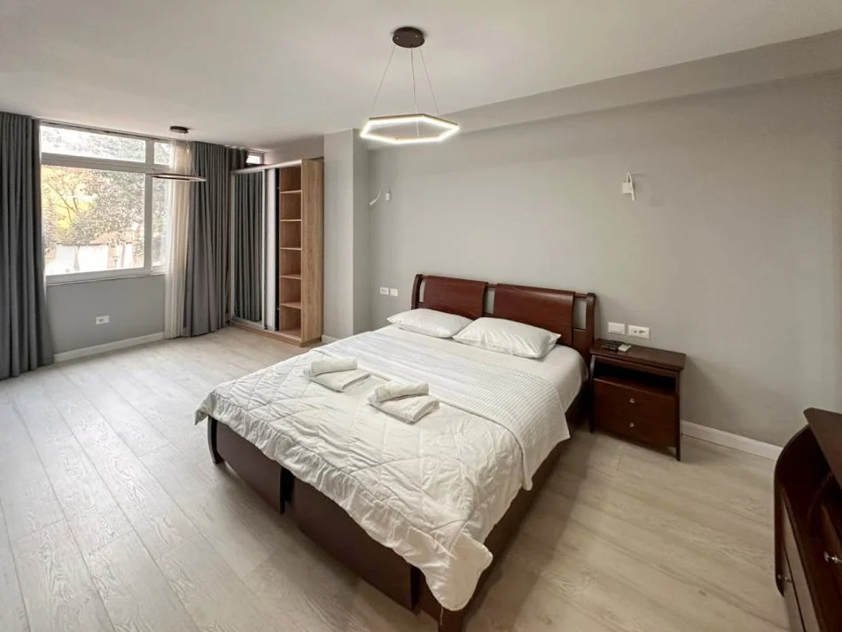 Tirane, shitet apartament 2+1 Kati 2, 112 m² 280.000 € (Rruga e Barrikadave)