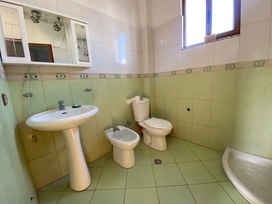 Tirane, shitet apartament 1+1 Kati 3, 75 m² 125.000 € (afer Xhamise Don Bosko)