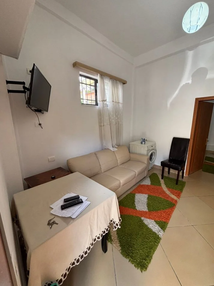 Tirane, jap me qera shtepi 1+1 Kati 0, 45 m² 310 € (Rruga ‘Hekuran Mara’)