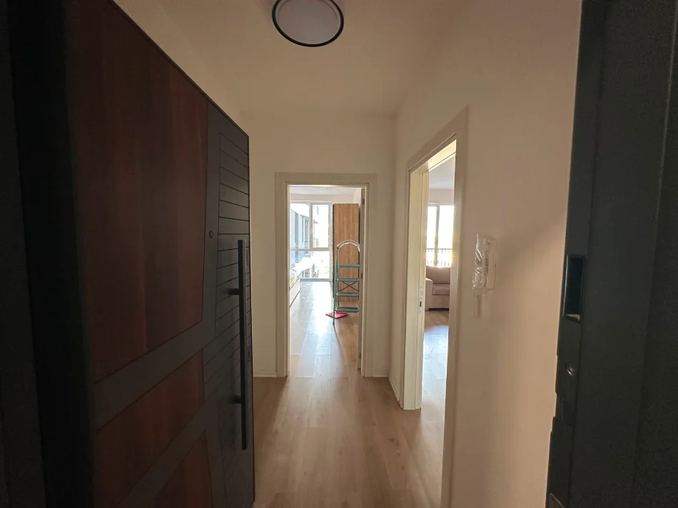 Tirane, jepet me qera apartament 1+1+Ballkon Kati 5, 67 m² 350 € (Rruga Lidhja e Prizrenit)