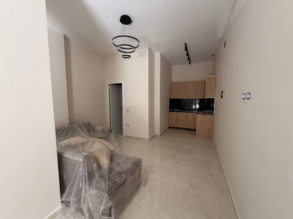 Durres, jepet me qera apartament 1+1 , 400 € (Kompleksi Eka, Plazh)