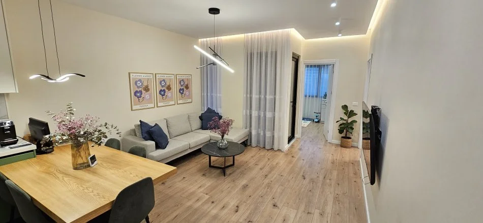 Tirane, jepet me qera 2+1+Ballkon Kati 6, 120 m² 750 € (Ndre Mjeda ose Babe Rexha)
