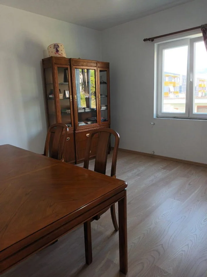 Tirane, shitet apartament 3+1+Ballkon Kati 2, 150 m² 140.000 € (shkoze)