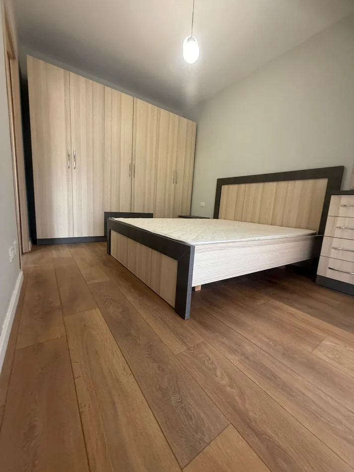 Tirane, jap me qera apartament 1+1+Ballkon Kati 5, 398 € 