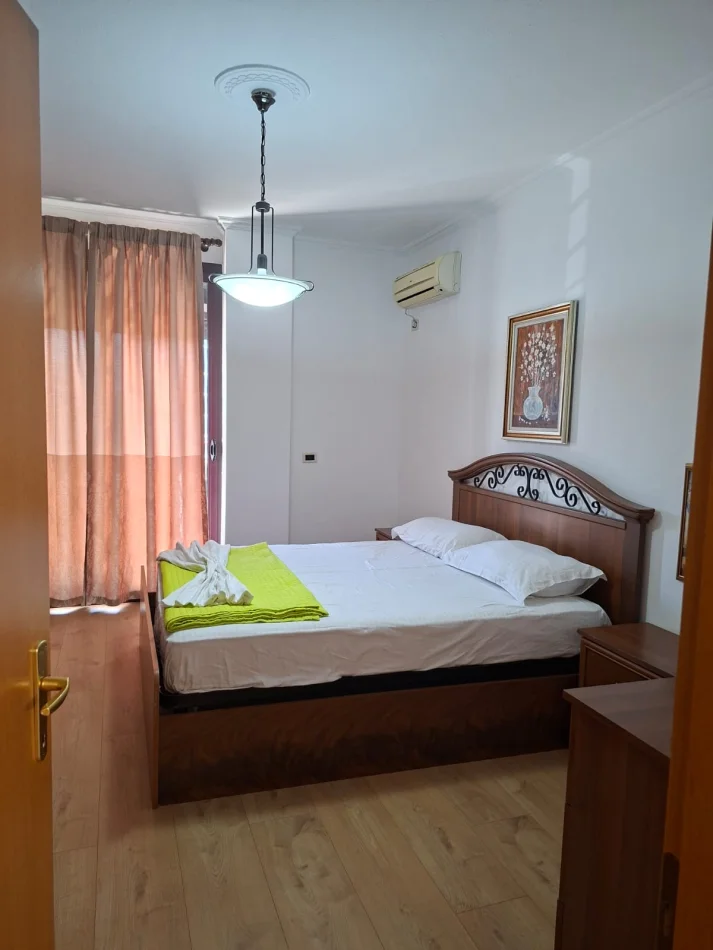 Tirane, jepet me qera apartament 2+1+Aneks+Ballkon Kati 8, 145 m² 950 € (Rruga Nikolla Tupe)