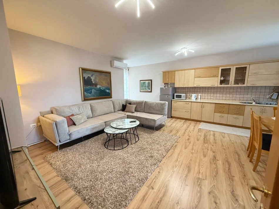 Tirane, jepet me qera apartament 1+1 Kati 10, 57 m² 600 € (Perballe Ambasades Amerikane)