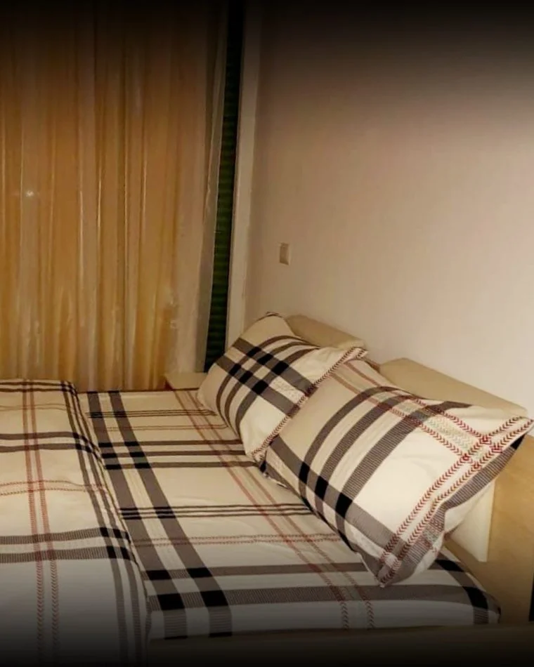 Tirane, jepet me qera apartament 2+1 Kati 3, 80 m² 700 € (RRUGA E DIBRES)