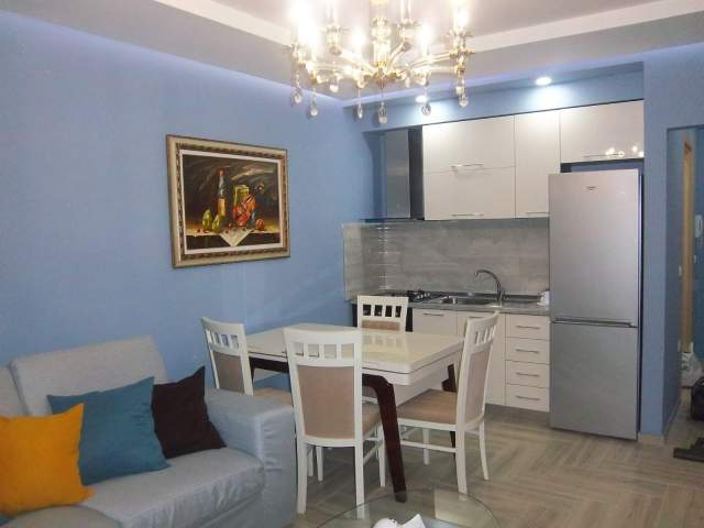 Tirane, jepet me qera apartament 1+1 Kati 2, 60 m² 500 Euro (rruga Ferit Xhajko)