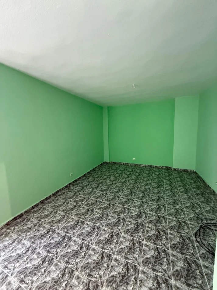 Tirane, shitet apartament 3+1 , 120 m² 248.000 € (Komuna e parisit)