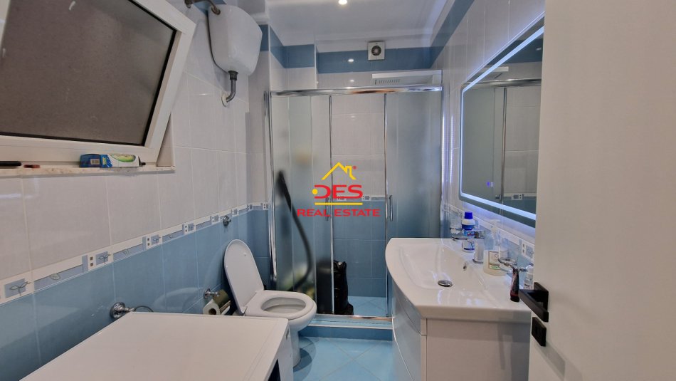 Vlore, jepet me qera apartament 2+1+Ballkon Kati 3, 110 m² 700 € (Rruga Gjergj Arianiti)