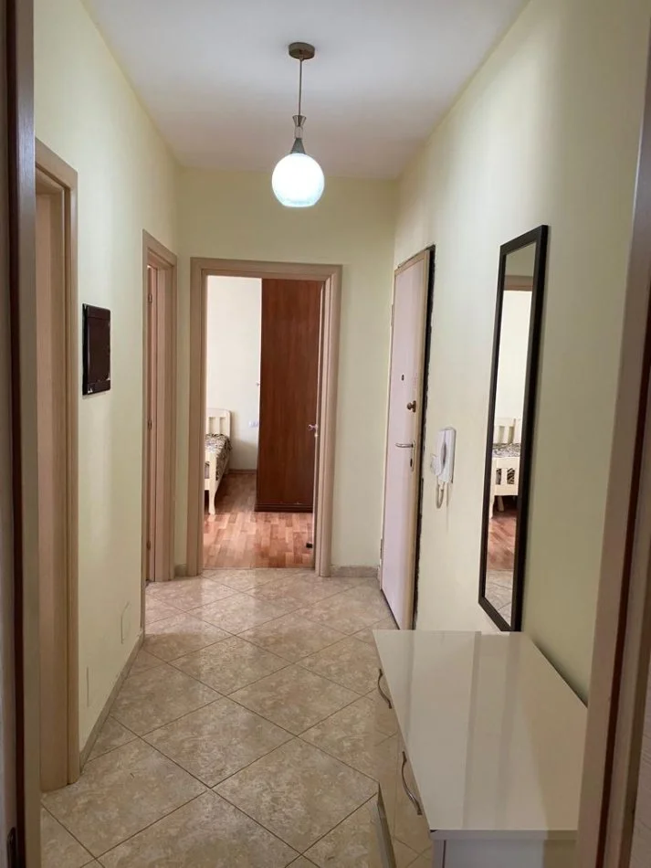 Tirane, jepet me qera apartament 2+1+Ballkon Kati 7, 75 m² 450 € (Don Bosko, pranë Vodafone)