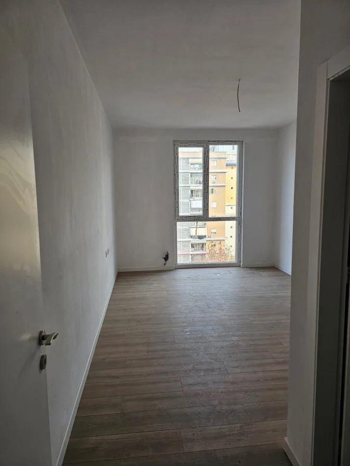 Tirane, jepet me qera apartament 2+1+Aneks+Ballkon , 110 m² 500 € (Fusha Aviacionit)