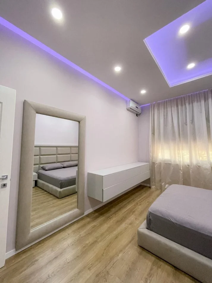 Tirane, jepet me qera apartament 2+1 Kati 2, 100 m² 1.200 € (Sheshi Avni Rustemi)