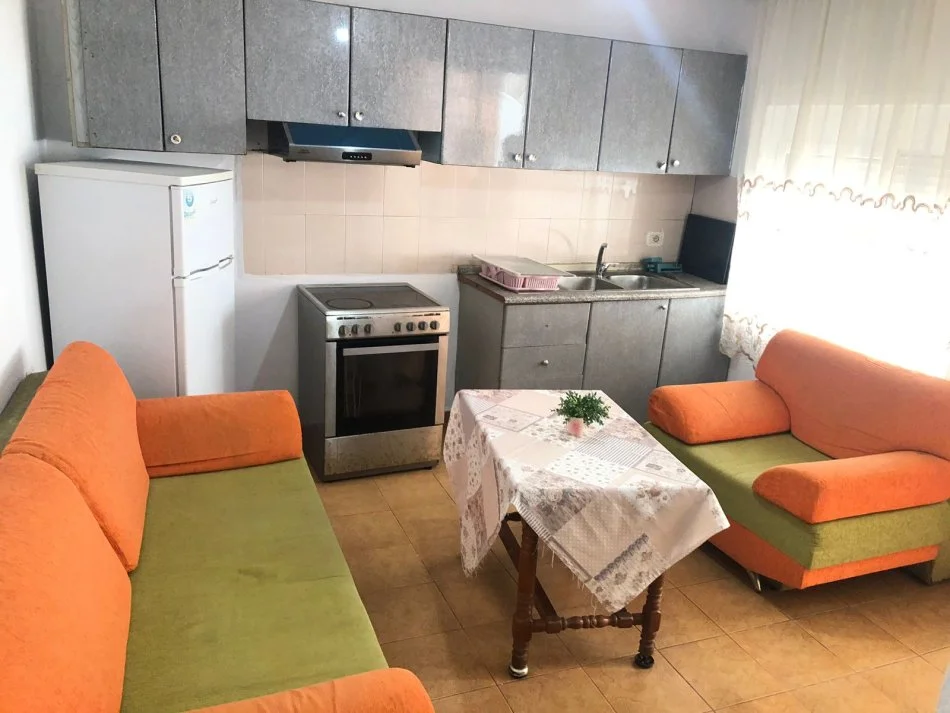Tirane, jepet me qera apartament 1+1, Kati 0, 70 m² 350 € (Shkolla "Dhora Leka")