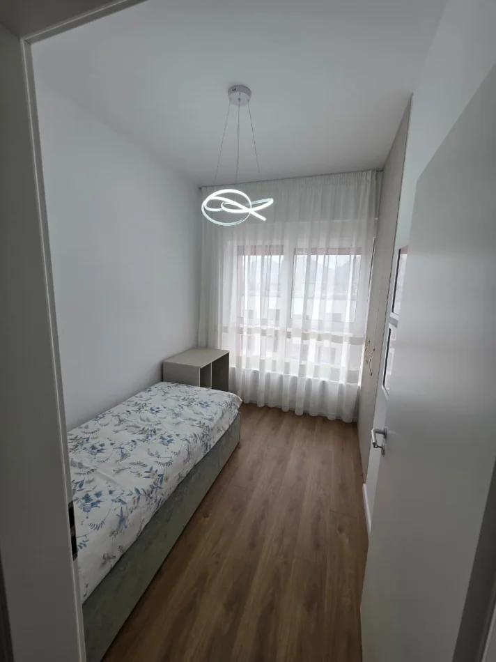 Shqiperi, jepet me qera apartament 2+1+Ballkon Kati 7, 91 m² 500 € (Rruga Pasho Hysa)