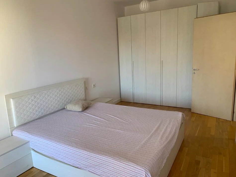 Tirane, shes apartament 2+1+Ballkon Kati 4, 159.390 € 