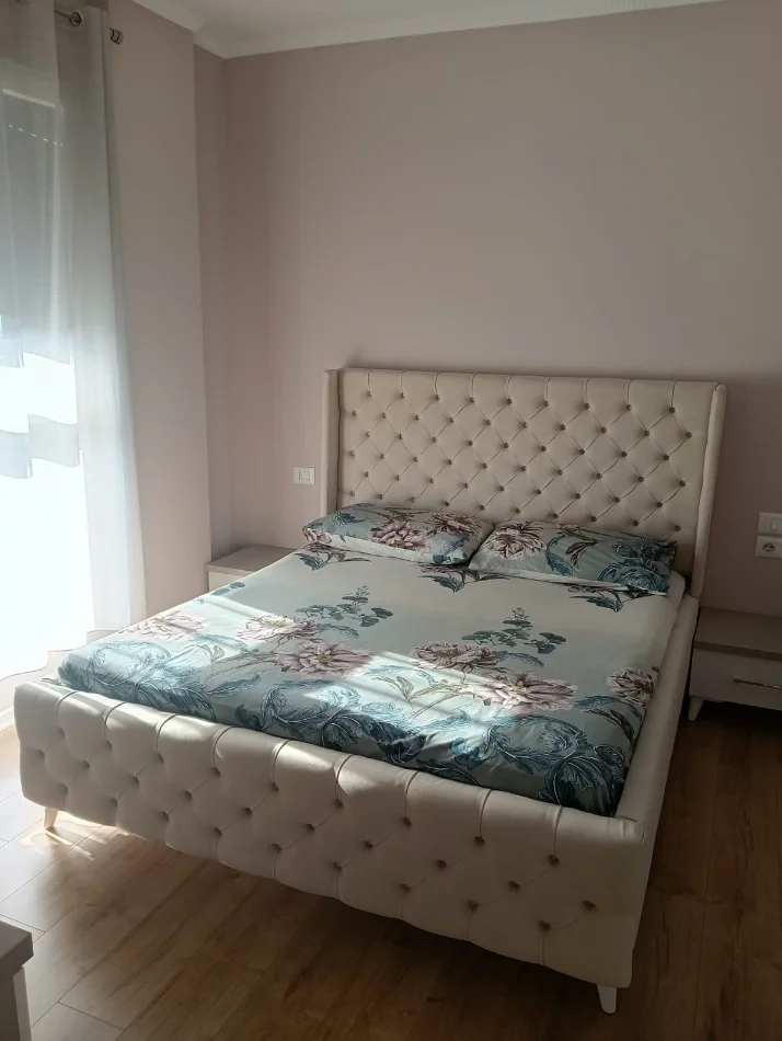 Tirane, jepet me qera apartament 1+1 Kati 9, 63 m² 500 € 