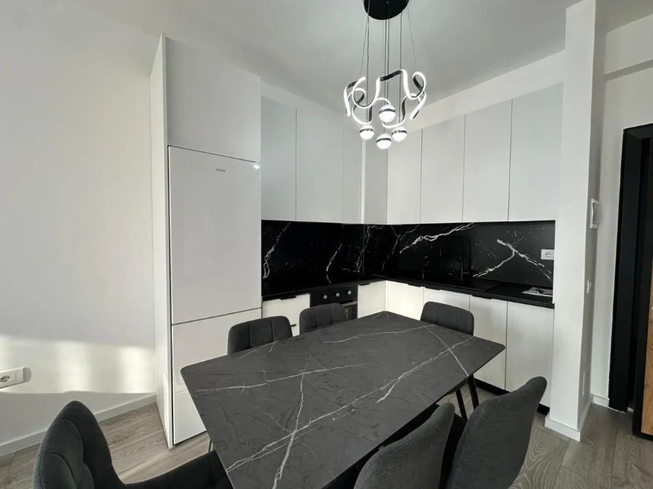Tirane, jepet me qera apartament 1+1+Ballkon Kati 2, 66 m² 500 € (Rruga Sokrat Miho)