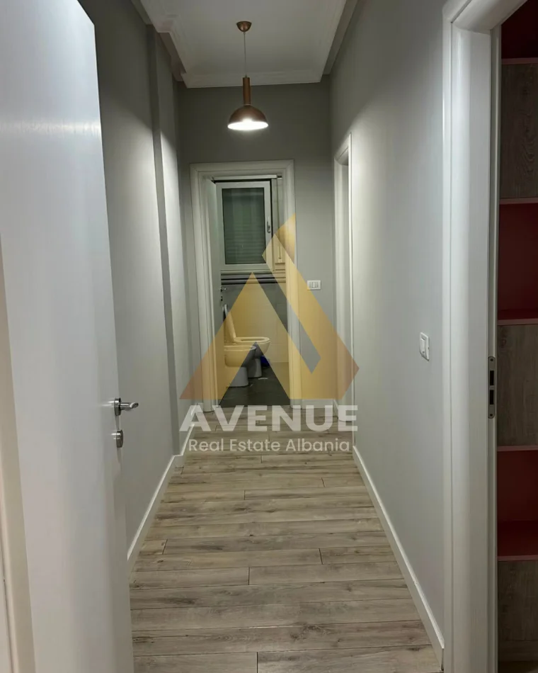 Tirane, jepet me qera apartament 2+1+Ballkon Kati 1, 90 m² 620 € (selite e vjeter)