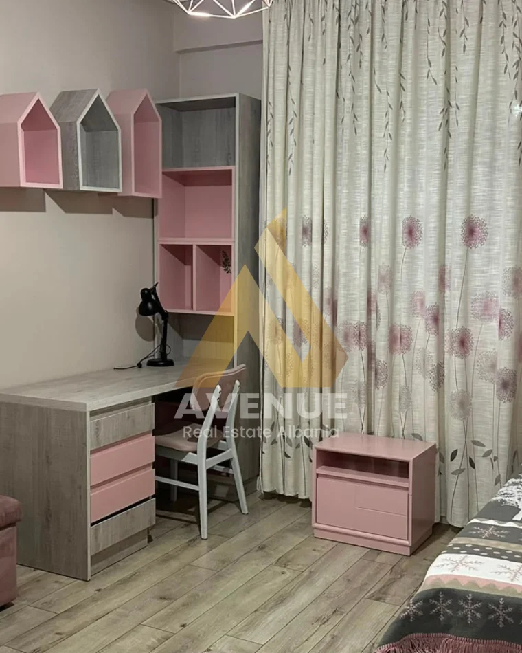 Tirane, jepet me qera apartament 2+1+Ballkon Kati 1, 90 m² 620 € (selite e vjeter)