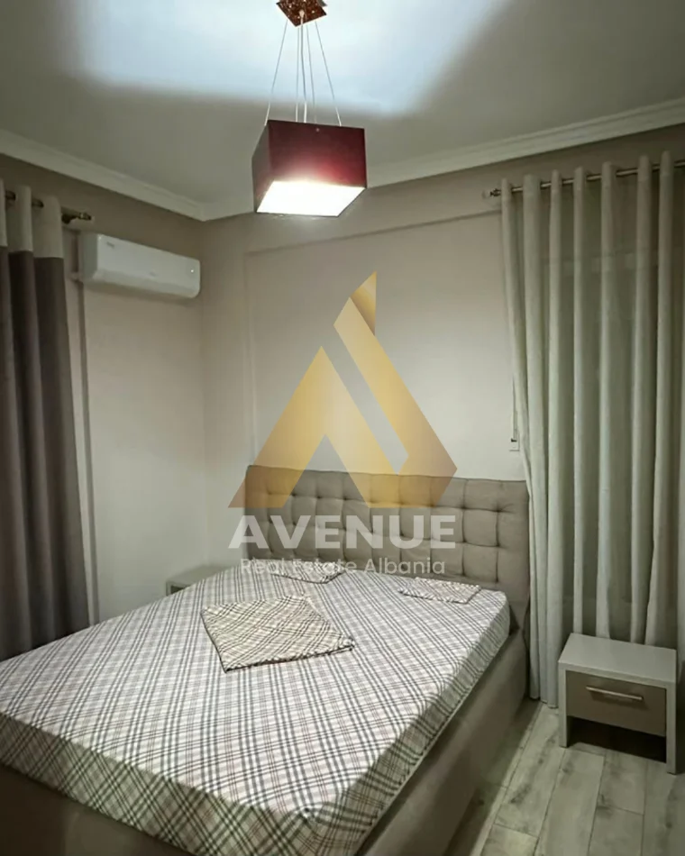 Tirane, jepet me qera apartament 2+1+Ballkon Kati 1, 90 m² 620 € (selite e vjeter)