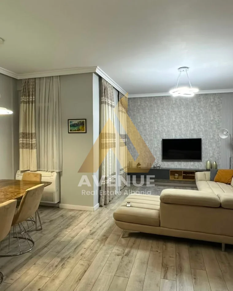 Tirane, jepet me qera apartament 2+1+Ballkon Kati 1, 90 m² 620 € (selite e vjeter)