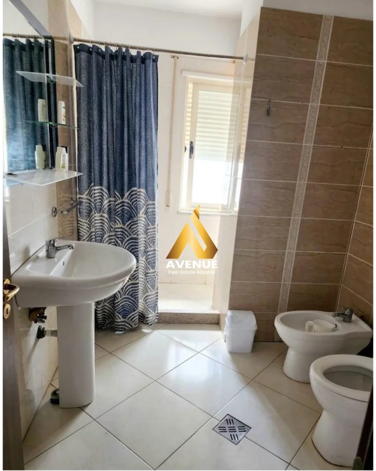 Tirane, jepet me qera apartament 2+1 Kati 3, 100 m² 550 € (Bulevardi Ri)