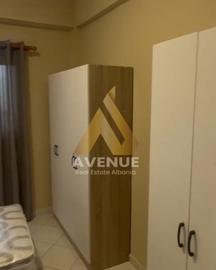 Tirane, jepet me qera garsonier 1+1 Kati 2, 30 m² 480 € (Rruga Muhamet Gjollesha)