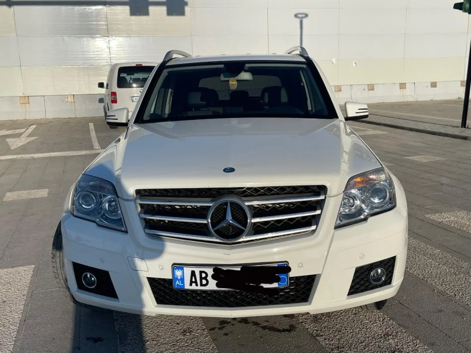 Tirane, shes SUV | Fuoristrad | Xhip Mercedes Benz GLK 220 Nafte, e bardhë automatik Kondicioner 219.000 km 10.899 €
