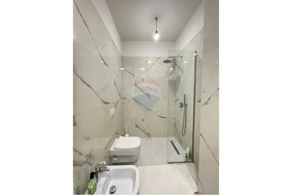 Tirane, jepet me qera apartament 2+1+Aneks+Ballkon Kati 4, 94 m² 1.200 € (Rruga e Kosovareve)