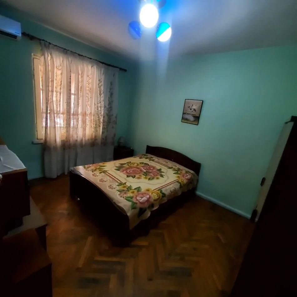 Tirane, jepet me qera 2+1+Ballkon Kati 2, 75 m² 400 € (Medreseja)