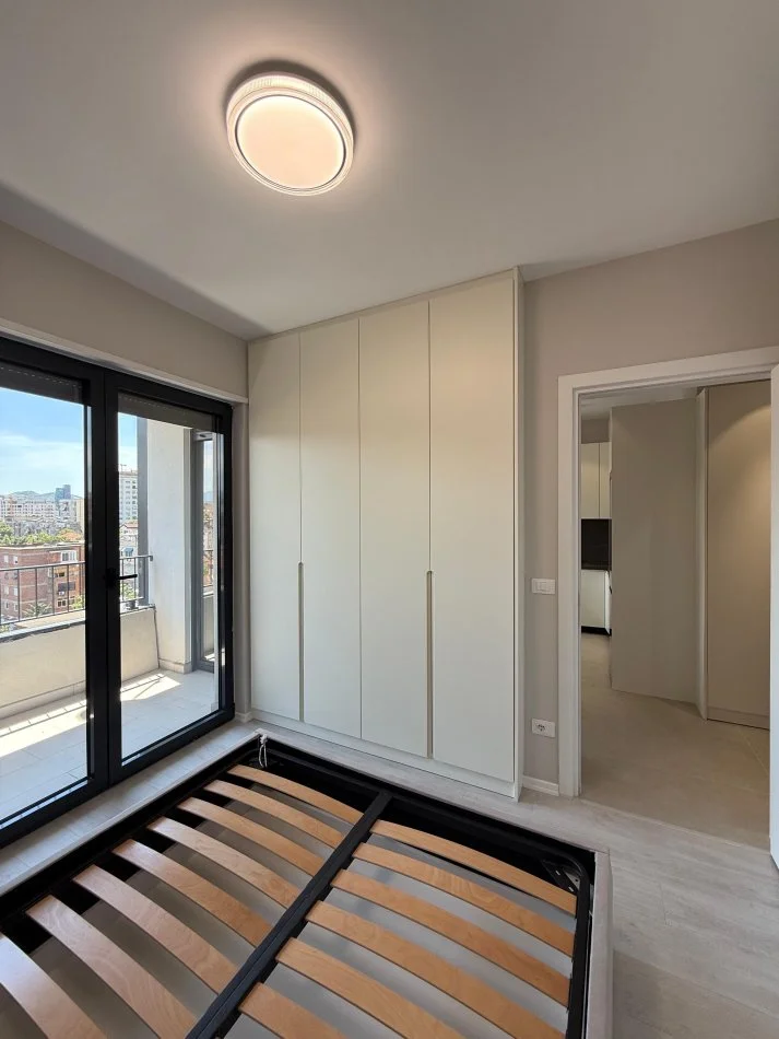 Tirane, jap me qera apartament 1+1 Kati 4, 70 m² 700 € (Rruga Karl Gega)