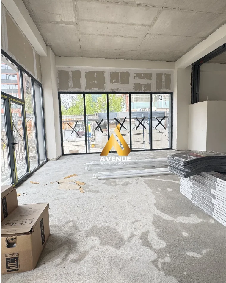 Tirane, jepet me qera ambjent biznesi Kati 0, 160 m² 6.400 € (Bulevardi Bajram Curri)