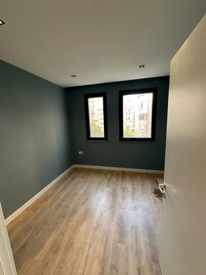 Tirane, shitet apartament 3+1 Kati 4, 132 m² 200.000 € (Astir)