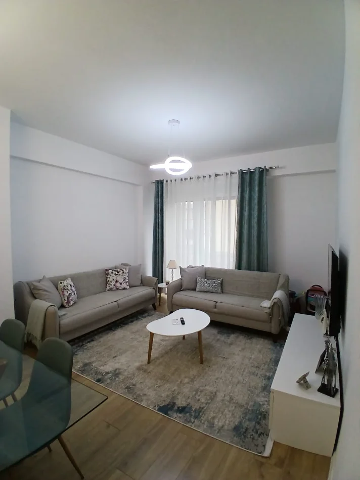 Tirane, jepet me qera apartament 2+1+Ballkon Kati 4, 92 m² 650 € 