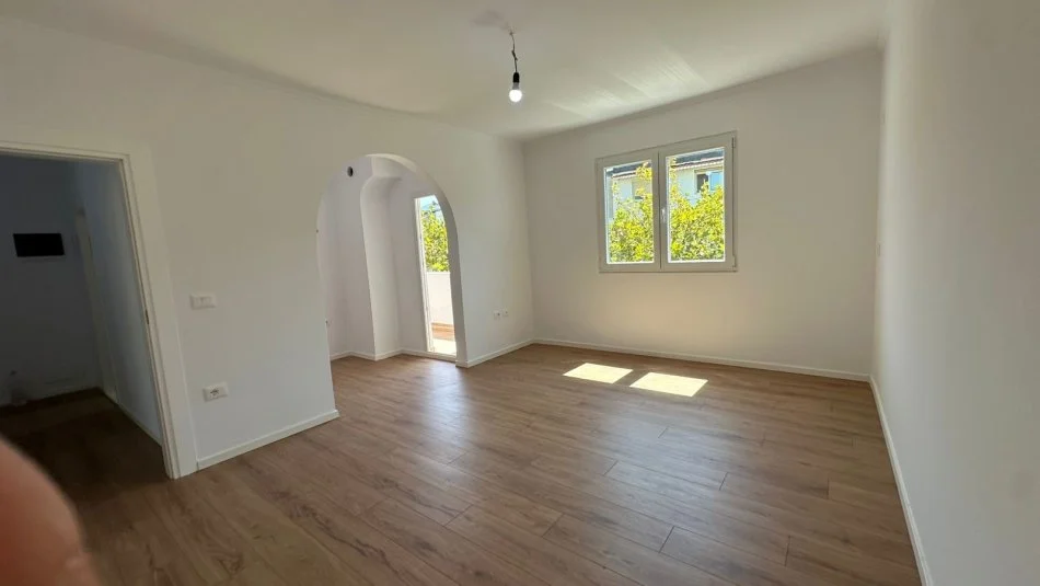 Tirane, shitet apartament 2+1 Kati 4, 73 m² 129.000 € (Pediatria)