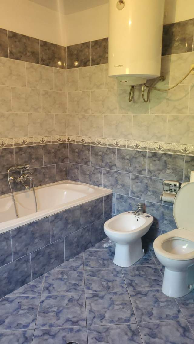 Tirane, jepet me qera apartament 2+1+A+BLK Kati 1, 100 m² 400 Euro (Shkolla bashkuar)