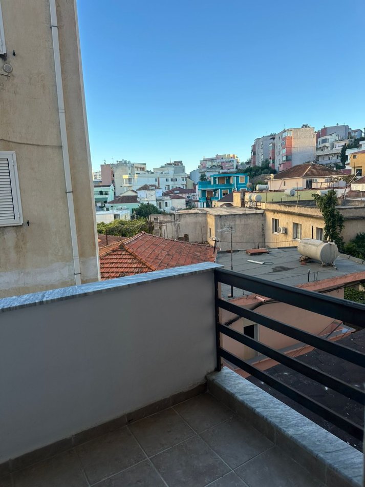 Durres, jepet me qera apartament 2+1+Aneks+Ballkon Kati 2, 100 m² 320 € (Sefer Efendiu)