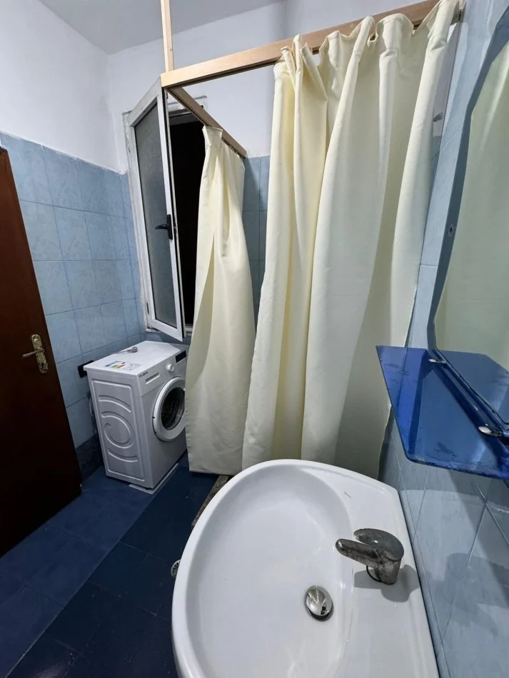Tirane, jepet me qera apartament 3+1+Ballkon Kati 2, 100 m² 500 € (rruga Teodor Keko)