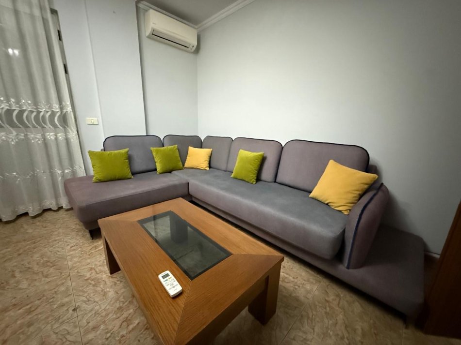 Tirane, jepet me qera apartament 2+1 Kati 6, 100 m² 600 € (Komuna e Parisit)