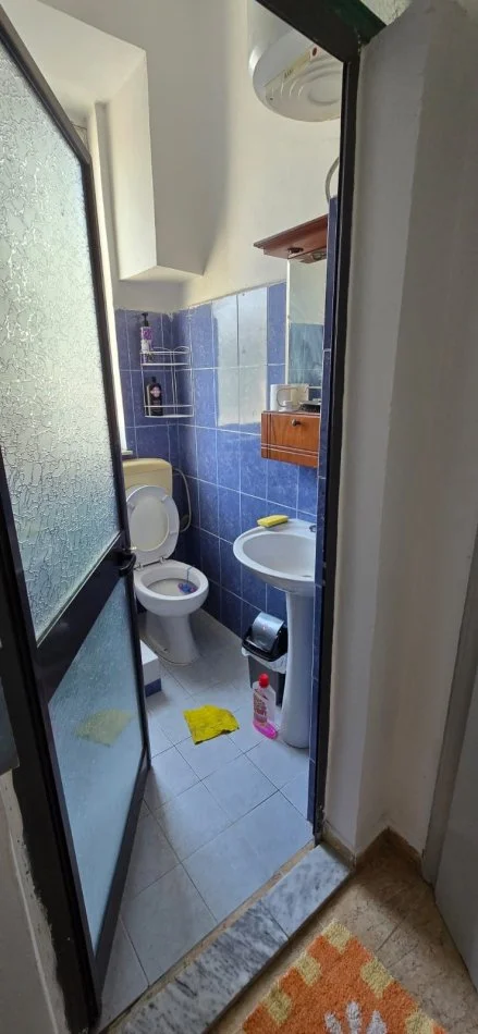 Tirane, jepet me qera vetem 1 dhome 1+1 Kati 3, 380 € (Rruga emin duraku)