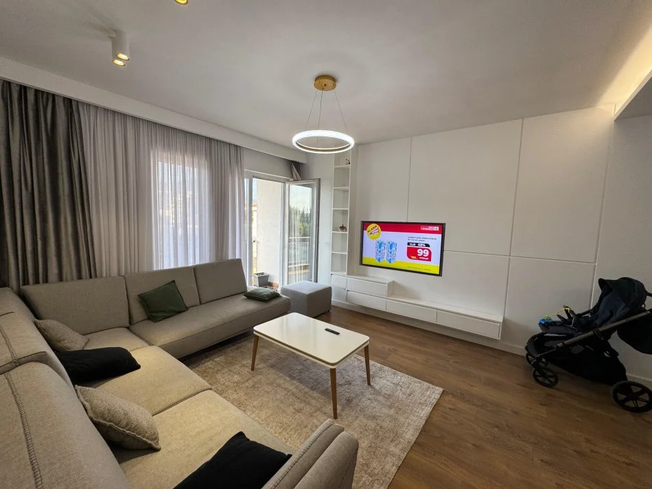 Tirane, jepet me qera apartament 2+1 Kati 4, 100 m² 900 € (Rruga e Elbasanit)