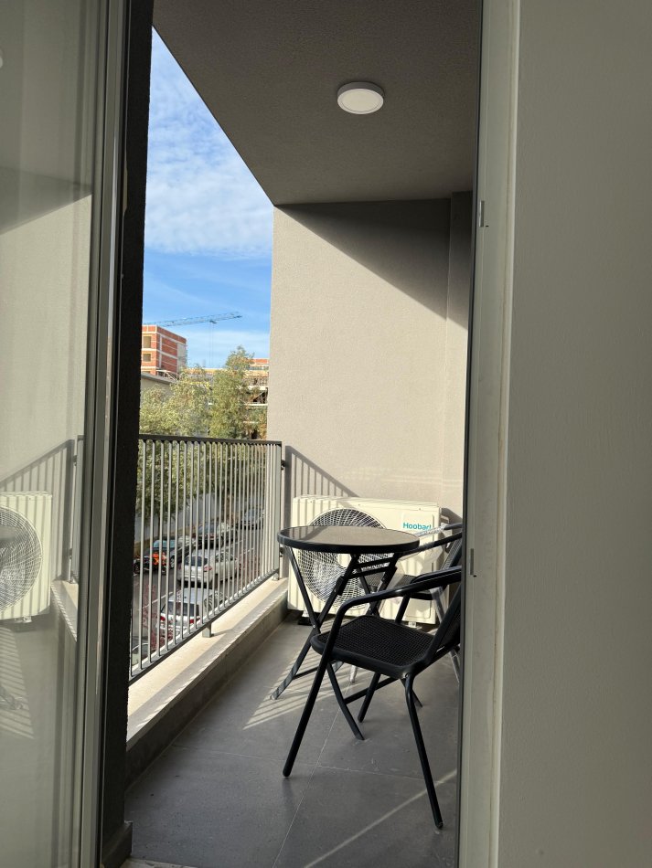 Tirane, jepet me qera apartament 2+1+Ballkon Kati 1, 84 m² 550 € (Univers City)