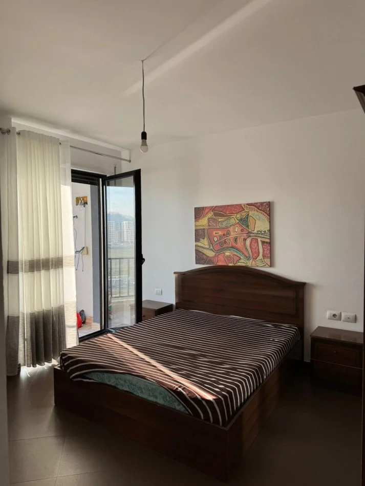 Tirane, jepet me qera apartament 2+1+Ballkon Kati 6, 128 m² 430 € (Casa Italia)