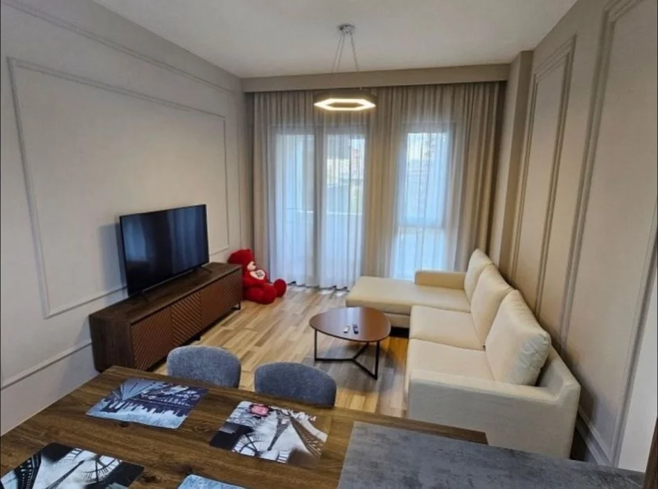 Tirane, jepet me qera apartament 1+1 Kati 4, 64 m² 700 € (Kompleksi Square 21)