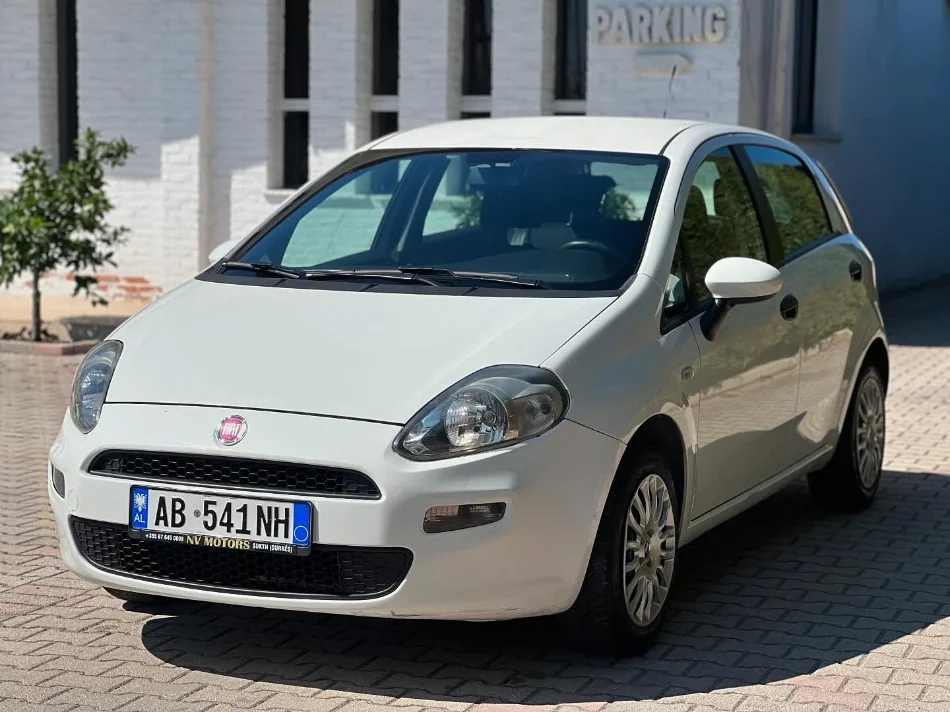 Durres, japim me qera makine Fiat grande punto Benzin, e bardhë manuale Kondicioner 182.056 km,  25 €