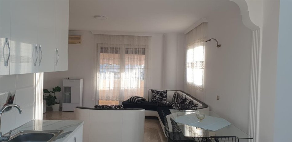 Tirane, jepet me qera apartament 1+1+Ballkon, Kati 5, 84 m² 400 € (rruga Kongresi Manastirit)
