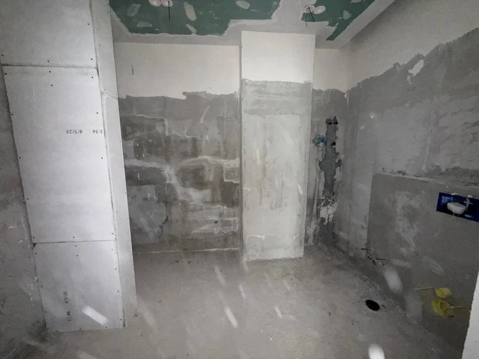 Tirane, shes apartament 3+1+Ballkon Kati 5, 191 m² 348.640 € (Shkoze)