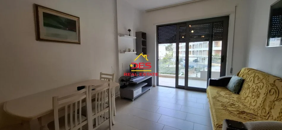 Vlore, jepet me qera apartament 2+1+Ballkon Kati 2, 100 m² 400 € (Rruga Aleksandër Moisiu)