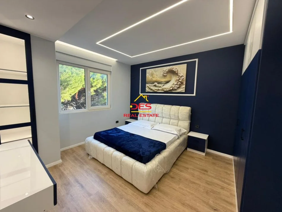 Vlore, shitet apartament 1+1+Ballkon Kati 3, 75 m² 158.000 € (Rruga Dhimitër Konomi)